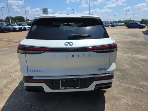 Used 2023 INFINITI QX60 Luxe w/ Performance Audio Package FWD image 10