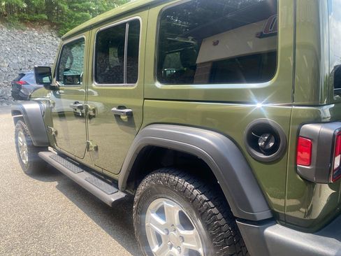 Used 2022 Jeep Wrangler Unlimited Sport w/ Sun And Sound Package AWD/4WD image 32