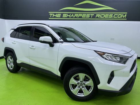 Used 2019 Toyota RAV4 XLE w/ Convenience Package AWD/4WD image 1