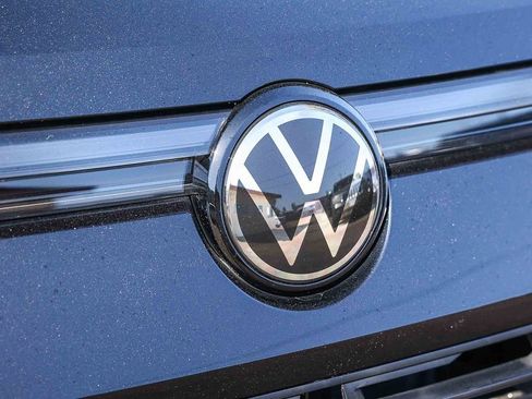 New 2026 Volkswagen Tiguan SE image 15