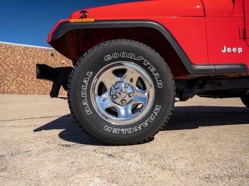 Used 1993 Jeep Wrangler S image 9