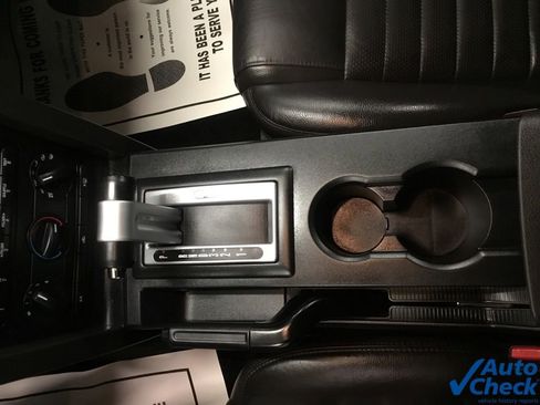 Used 2005 Ford Mustang GT Premium image 38