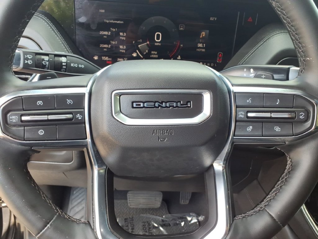 Used 2025 GMC Yukon Denali AWD/4WD image 7