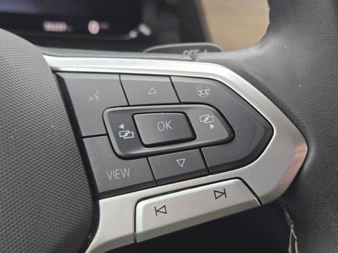 Used 2025 Volkswagen Atlas SE image 26