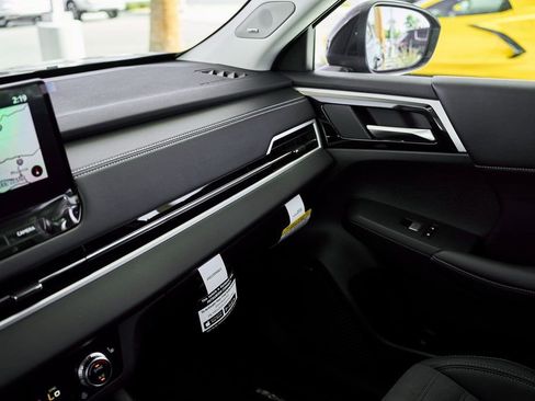 New 2026 Mitsubishi Outlander SE FWD image 55