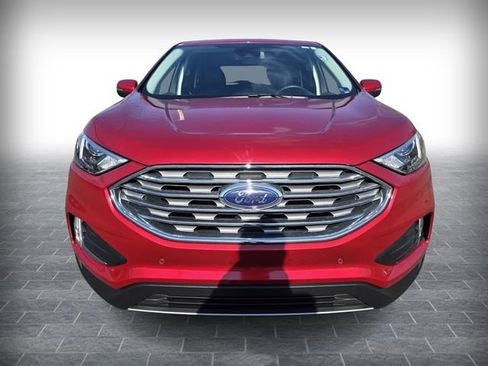 Used 2024 Ford Edge Titanium image 2