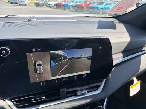 New 2026 Chevrolet Equinox LT w/ Convenience Package II FWD image 15