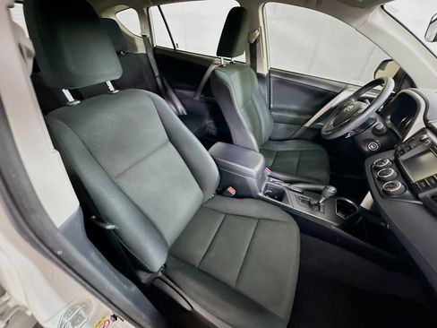 Used 2016 Toyota RAV4 LE image 29