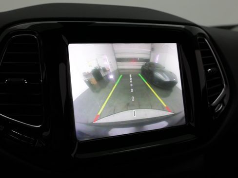 Used 2020 Jeep Compass Limited FWD image 25