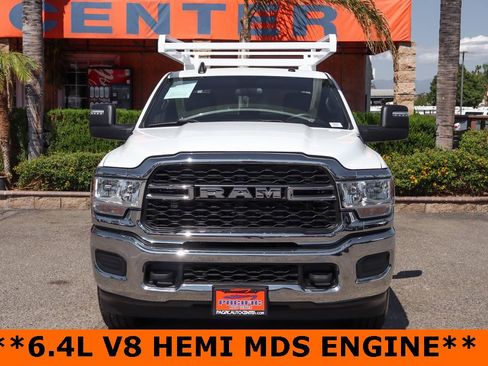 Used 2024 RAM 2500 Tradesman w/ Chrome Appearance Group image 3