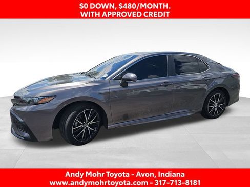 Used 2024 Toyota Camry SE w/ Cold Weather Package FWD image 4
