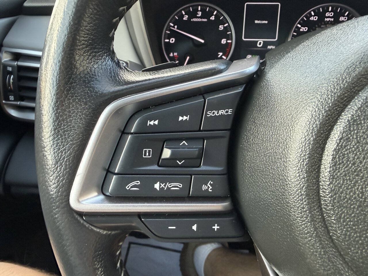 Used 2025 Subaru Outback Limited AWD/4WD image 31