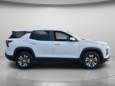 Used 2025 Chevrolet Equinox LT w/ Safety and Technology Package FWD image 8