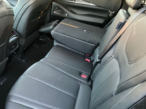 Used 2025 INFINITI QX60 Luxe w/ Vision Package image 11