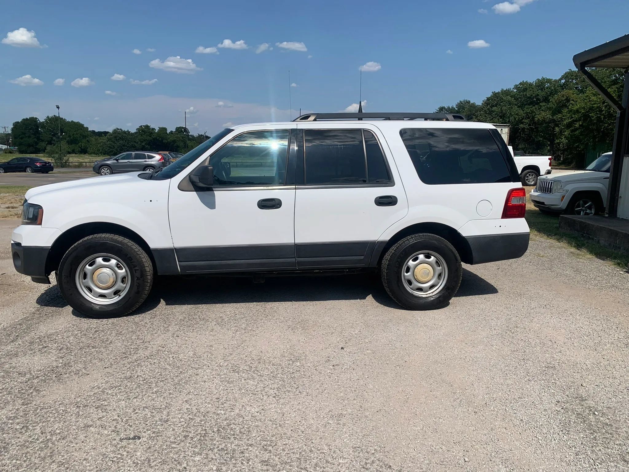 Used 2017 Ford Expedition XL w/ Fleet Convenience Package AWD/4WD image 36