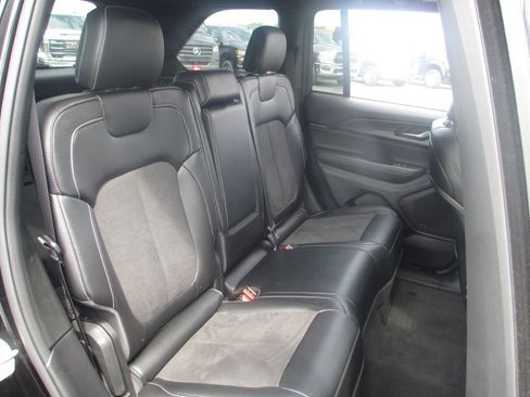 Used 2024 Jeep Grand Cherokee Altitude AWD/4WD image 23