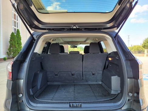 Used 2017 Ford Escape SE image 12