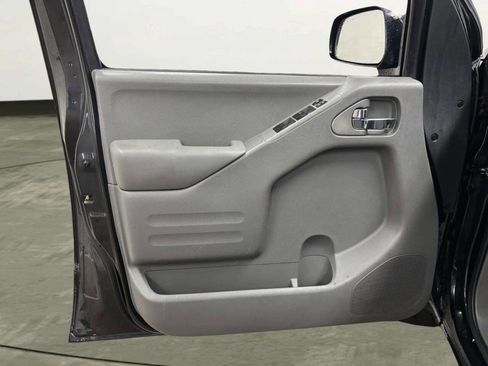 Used 2019 Nissan Frontier SV w/ Value Truck Package image 10