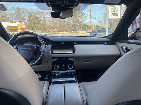 Used 2019 Land Rover Range Rover Velar R-Dynamic SE image 17