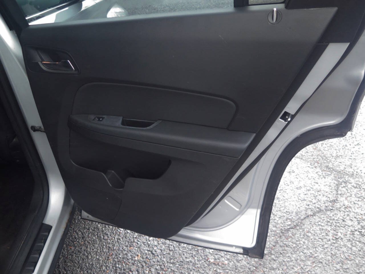 Used 2010 GMC Terrain SLE FWD image 33