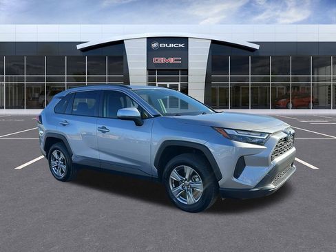 Used 2024 Toyota RAV4 XLE w/ Convenience Package image 7