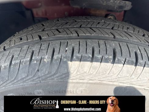 Used 2021 Chevrolet Trax LT w/ Premium Seat Package FWD image 18