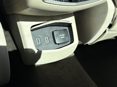 Used 2019 Lincoln MKZ Reserve image 11