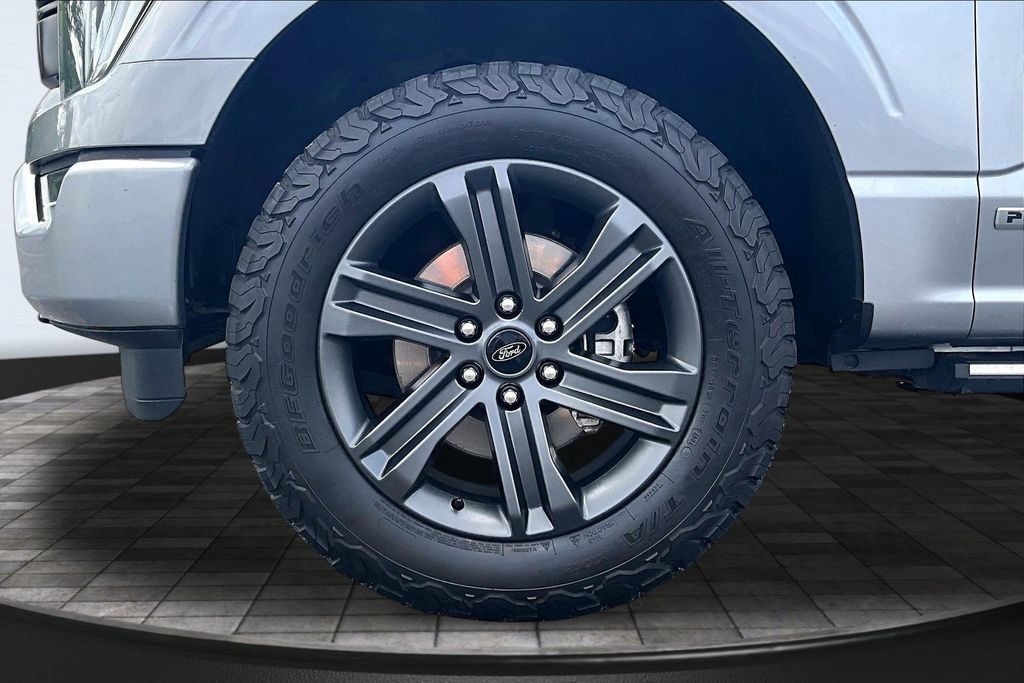 Used 2021 Ford F150 Lariat w/ Equipment Group 502A High AWD/4WD image 9