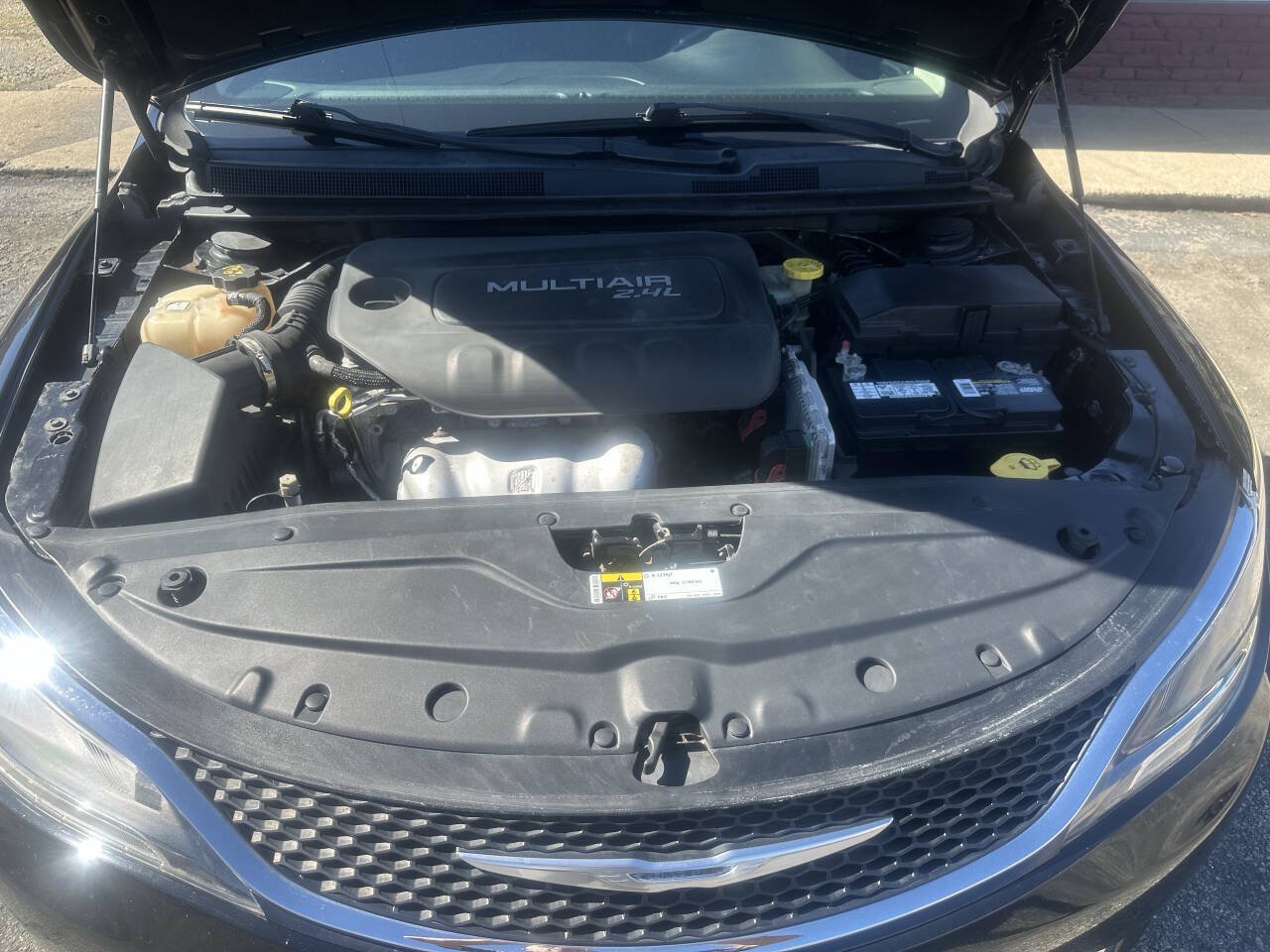 Used 2016 Chrysler 200 Limited w/ Anniversary Edition FWD image 2