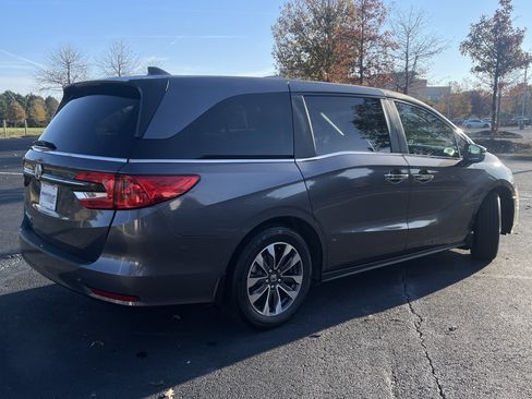 Certified 2024 Honda Odyssey EX-L image 9