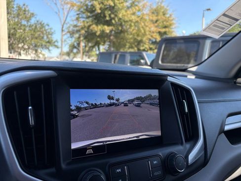 Used 2023 GMC Terrain SLT image 17