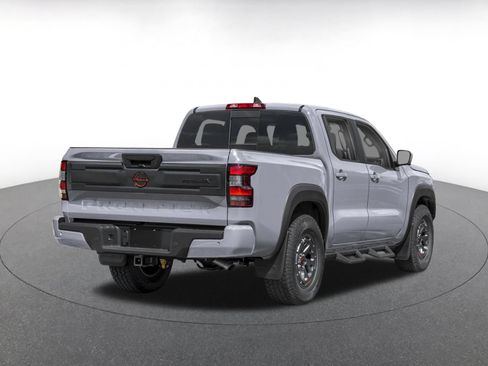 Used 2026 Nissan Frontier PRO-4X AWD/4WD image 2