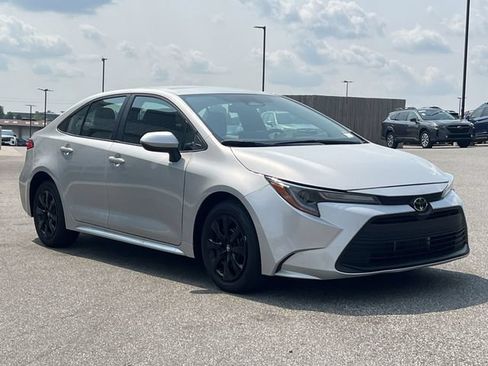 Used 2026 Toyota Corolla LE FWD image 15