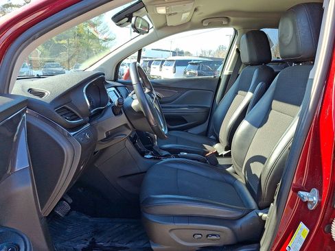 Certified 2022 Buick Encore Preferred w/ Safety Package image 11