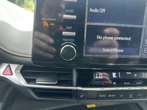 Certified 2023 Toyota Sienna XSE FWD image 14