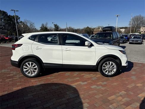 Used 2021 Nissan Rogue Sport S image 37