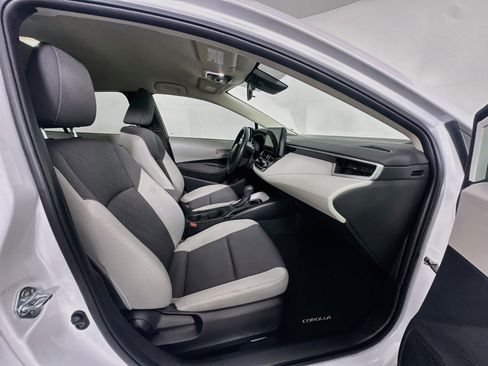 Used 2026 Toyota Corolla LE FWD image 30