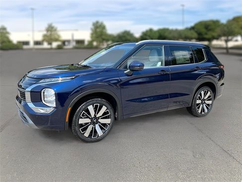 New 2025 Mitsubishi Outlander SEL image 3