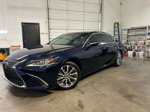 Used 2019 Lexus ES 350 w/ Accessory Package 2 image 7
