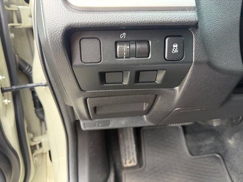 Used 2014 Subaru Crosstrek 2.0i Limited AWD/4WD image 16