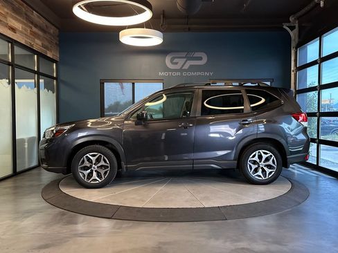 Used 2019 Subaru Forester Premium AWD/4WD image 6