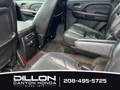 Used 2009 Cadillac Escalade AWD image 12