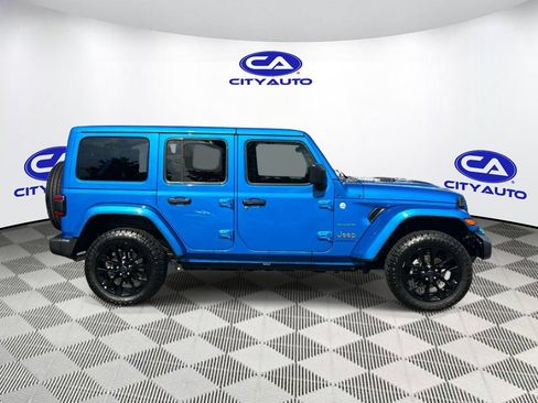 Used 2024 Jeep Wrangler Unlimited Sahara AWD/4WD image 3