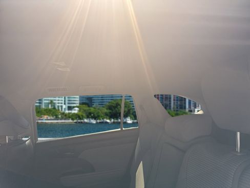 Used 2022 Toyota Highlander LE image 10