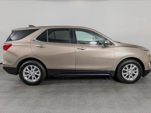Used 2018 Chevrolet Equinox LT FWD image 9
