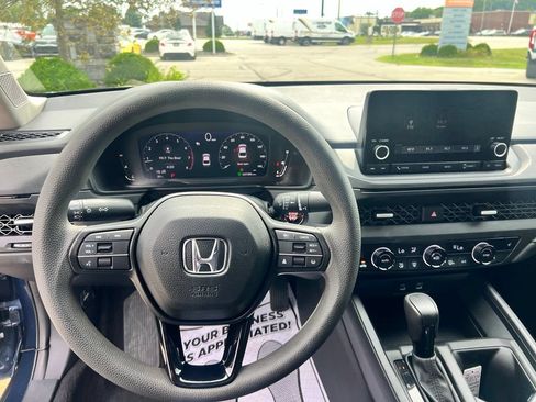 Used 2023 Honda Accord EX image 13