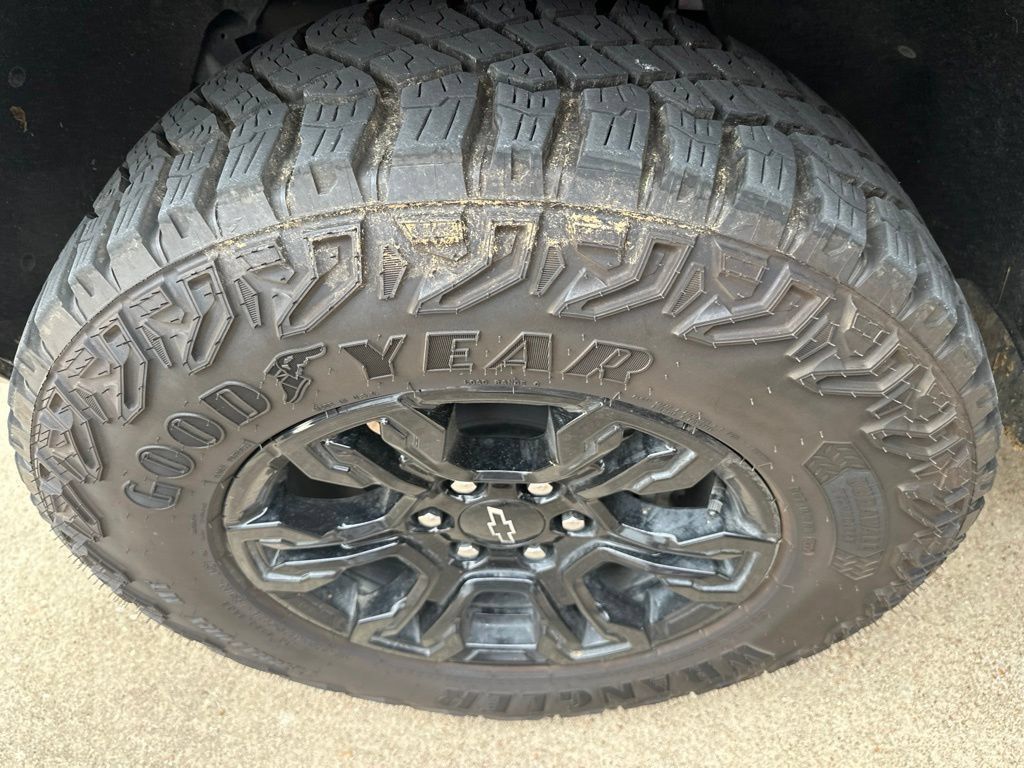 Used 2026 Chevrolet Silverado 1500 ZR2 AWD/4WD image 23