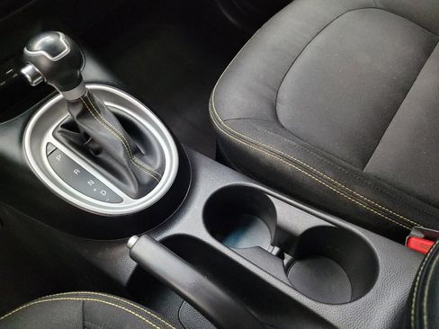 Used 2016 Kia Soul + FWD image 26