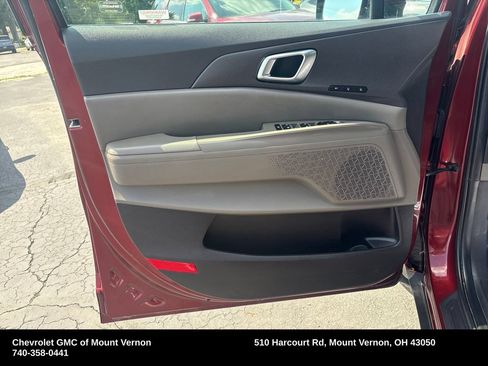 Used 2025 Kia Carnival EX FWD image 13