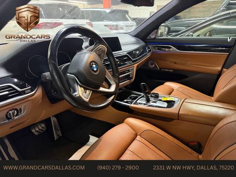 Used 2018 BMW 750i image 5